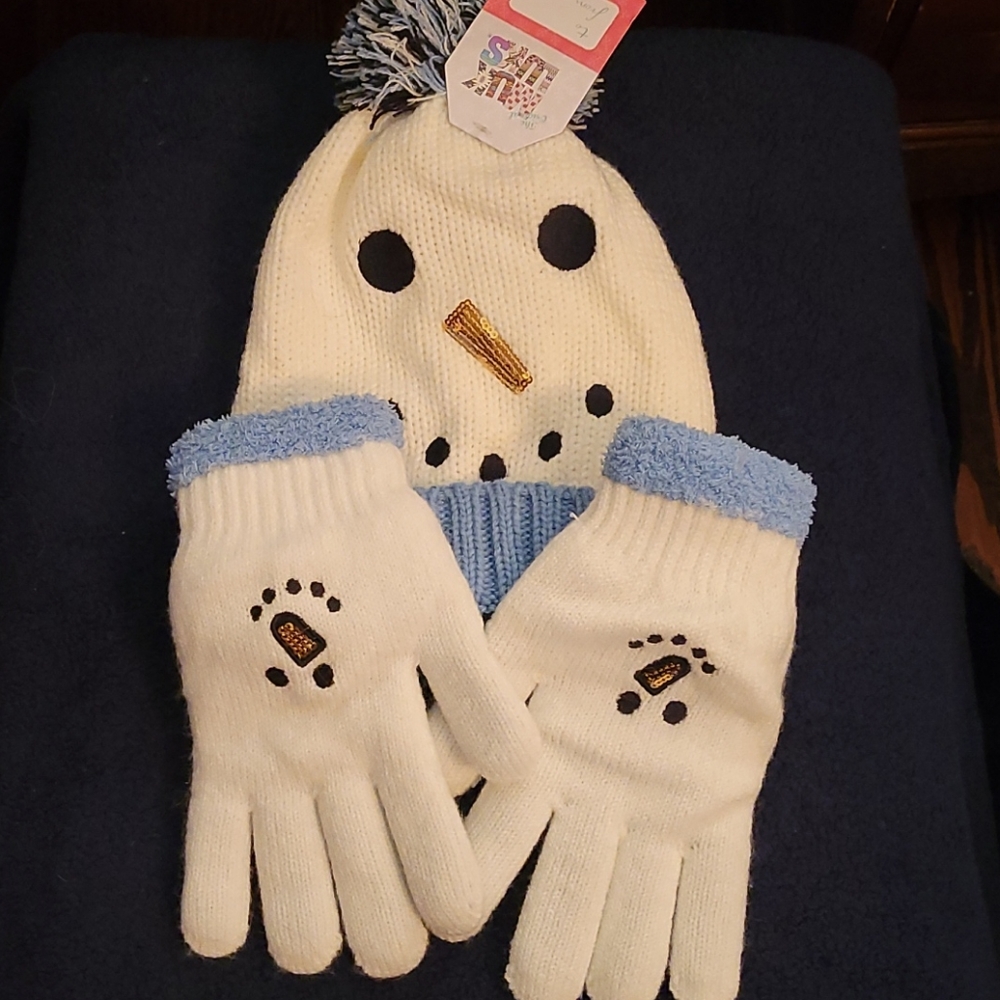 Muk Luks hat and glove set